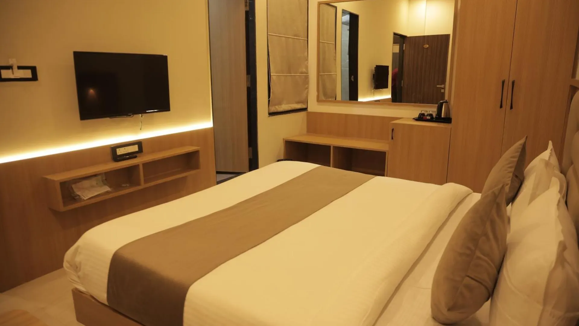 Hotel The Rainbow Inn Udajpur