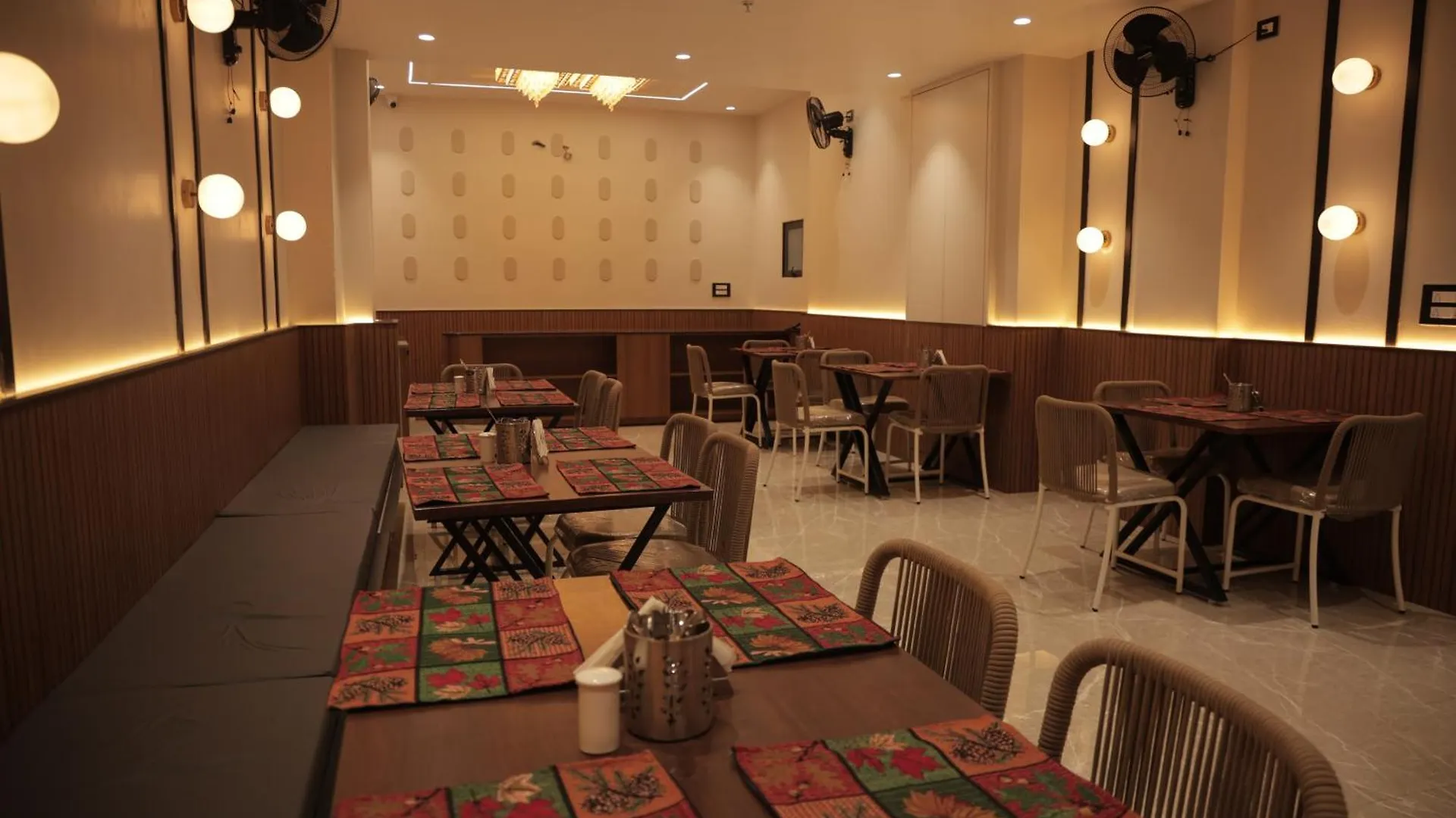 Hotel The Rainbow Inn Udaipur 3*,  India