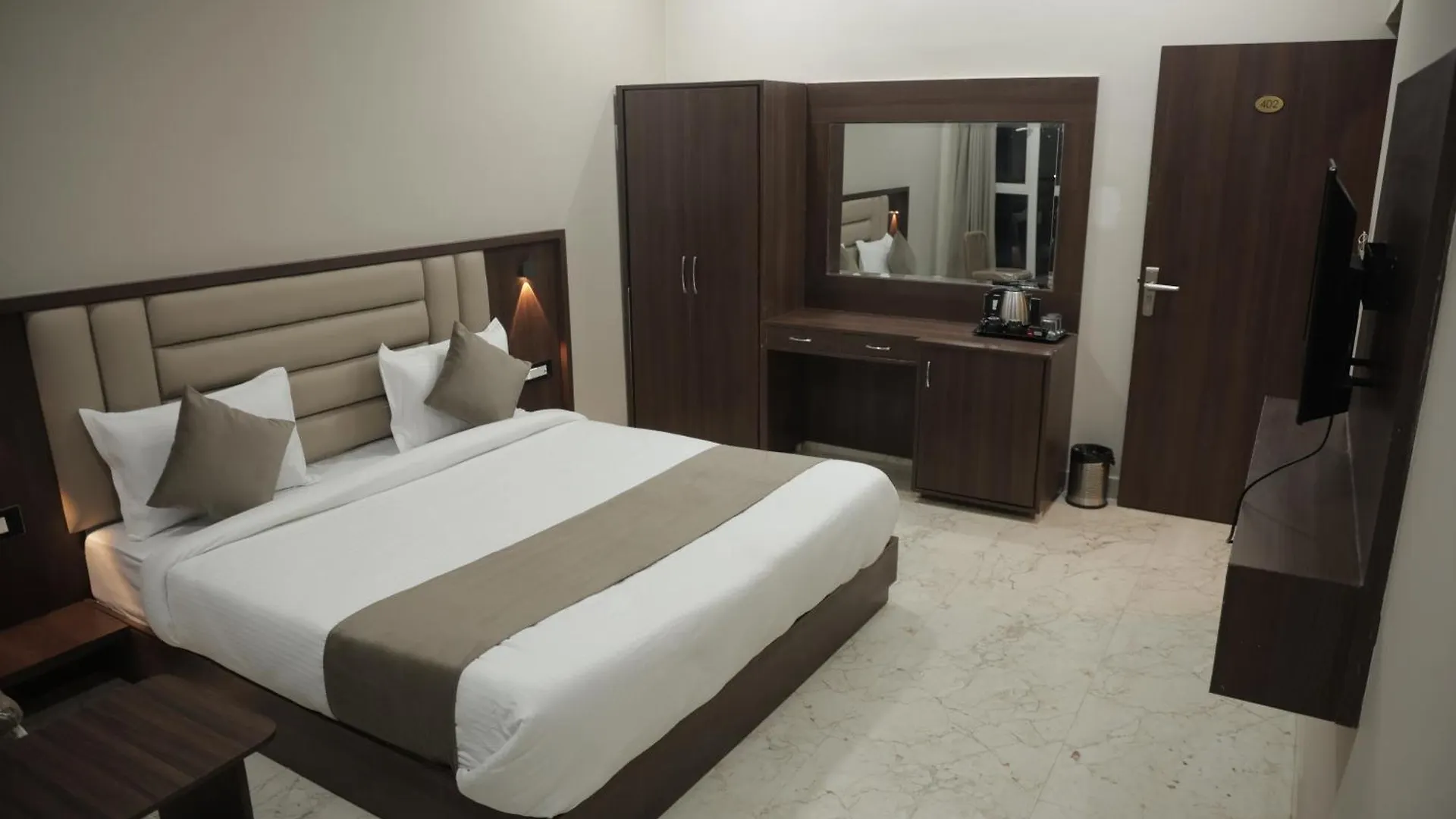 Hotel The Rainbow Inn Ουνταϊπούρ